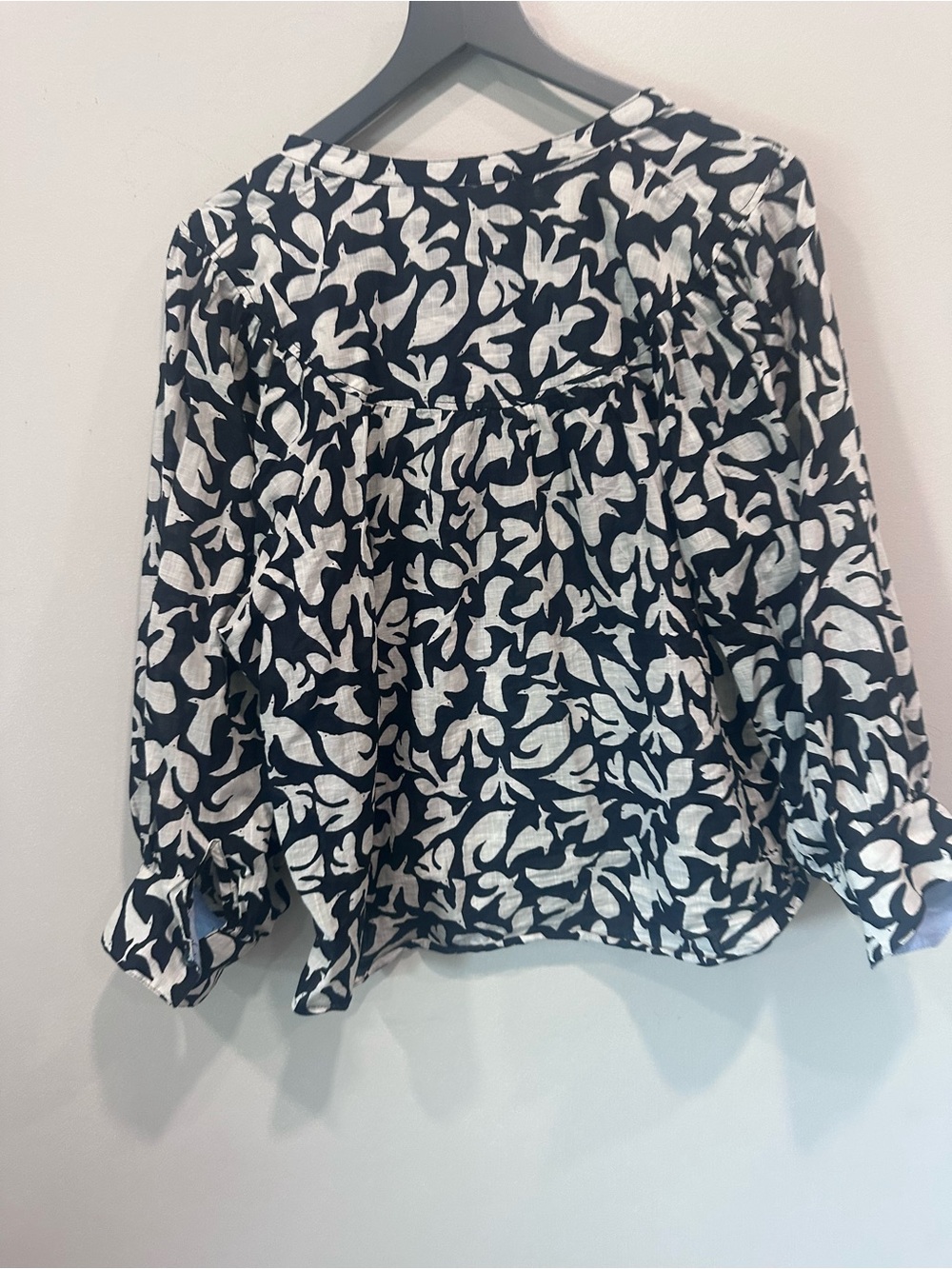 Anthropologie Navy and White Leaf-Print Peasant Blouse